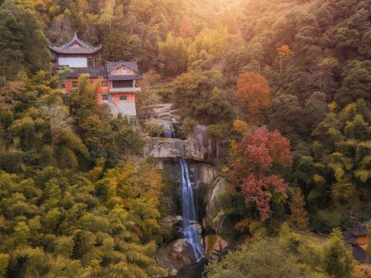 石梁飞瀑