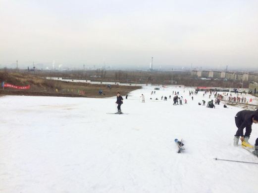 齐乐梦华嬉雪乐园（原梓橦山滑雪场）