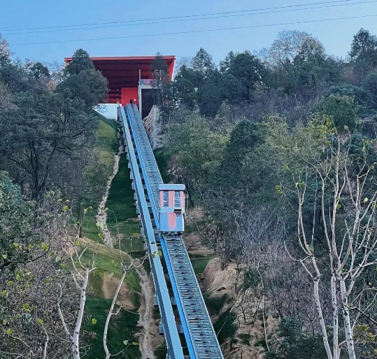 东华山山地体育公园观光电梯