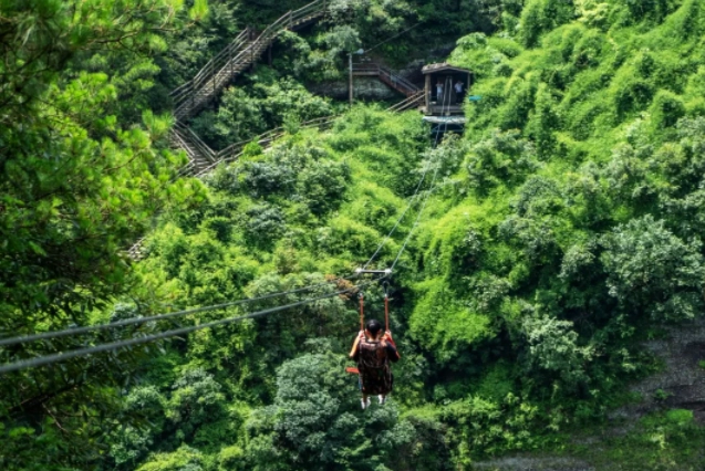 剑门关景区-滑道