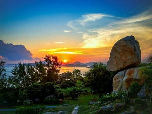 东山风动石景区