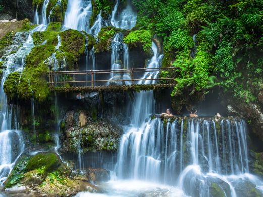 螺髻九十九里温泉瀑布风景区