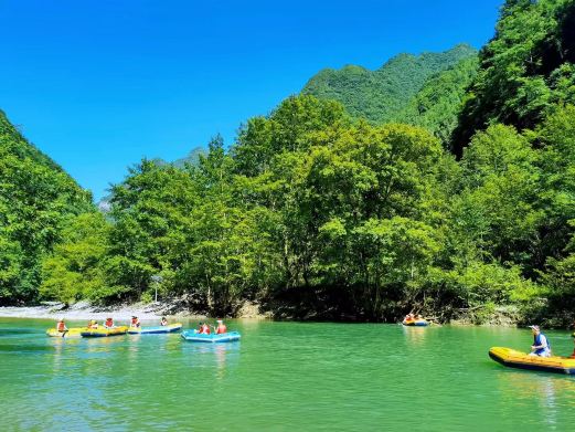 龙潭河风景区漂流