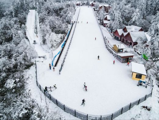 峨眉山滑雪场