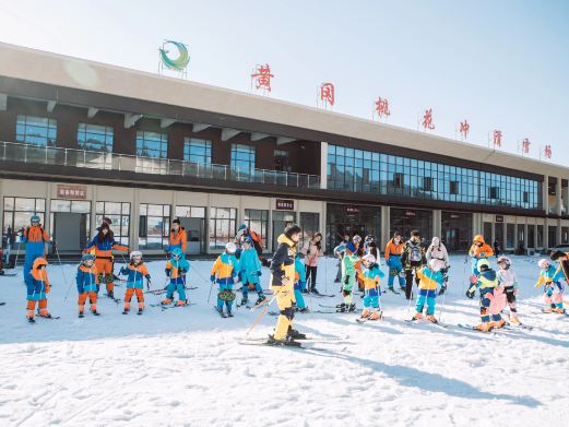 黄冈桃花冲滑雪场