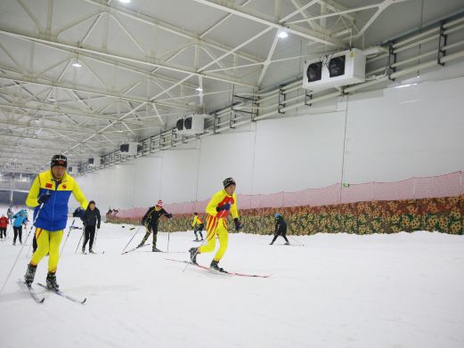 秦岭四季滑雪场