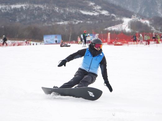 太白鳌山滑雪场