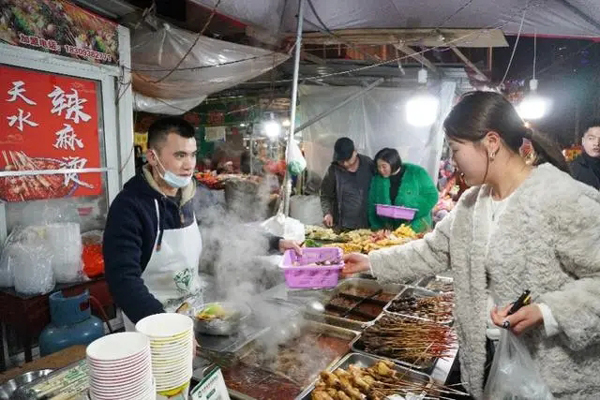 清明假期首日超2.6亿人次出行，天水游客爆棚、住宿紧张